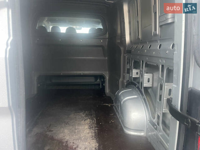 Сірий Фольксваген Крафтєр, об'ємом двигуна 2 л та пробігом 239 тис. км за 23800 $, фото 7 на Automoto.ua