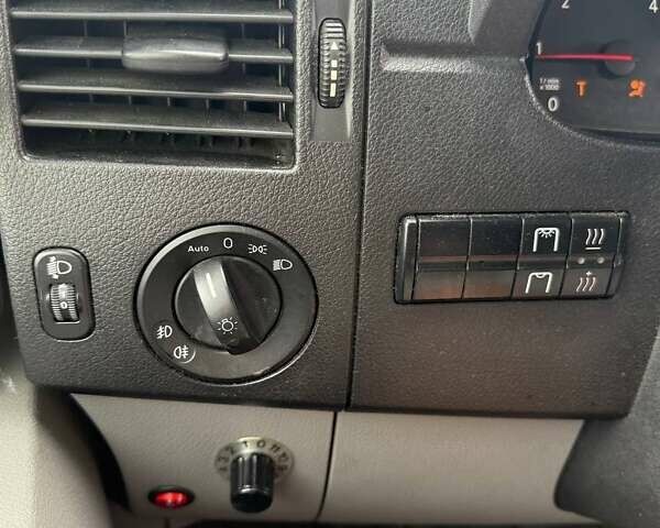 Сірий Фольксваген Крафтєр, об'ємом двигуна 1.97 л та пробігом 240 тис. км за 25000 $, фото 10 на Automoto.ua