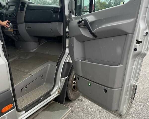 Сірий Фольксваген Крафтєр, об'ємом двигуна 1.97 л та пробігом 240 тис. км за 25000 $, фото 9 на Automoto.ua