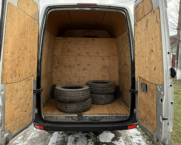 Серый Фольксваген Крафтер, объемом двигателя 2.46 л и пробегом 630 тыс. км за 13000 $, фото 12 на Automoto.ua