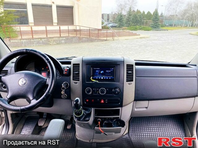 Серый Фольксваген Крафтер, объемом двигателя 2.5 л и пробегом 365 тыс. км за 14500 $, фото 10 на Automoto.ua