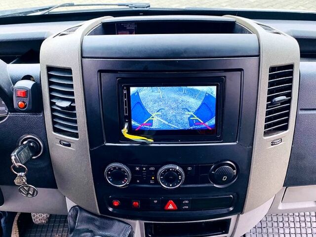 Серый Фольксваген Крафтер, объемом двигателя 2.5 л и пробегом 365 тыс. км за 14500 $, фото 9 на Automoto.ua