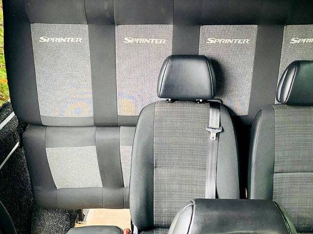 Серый Фольксваген Крафтер, объемом двигателя 2.5 л и пробегом 365 тыс. км за 14500 $, фото 8 на Automoto.ua