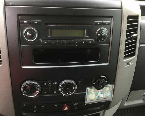 Серый Фольксваген Крафтер, объемом двигателя 2.5 л и пробегом 220 тыс. км за 12500 $, фото 10 на Automoto.ua