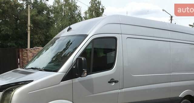 Серый Фольксваген Крафтер, объемом двигателя 2.5 л и пробегом 220 тыс. км за 12500 $, фото 4 на Automoto.ua