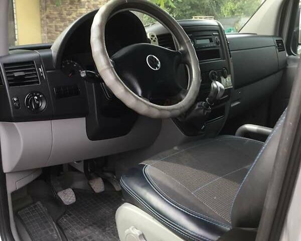 Серый Фольксваген Крафтер, объемом двигателя 2.5 л и пробегом 220 тыс. км за 12500 $, фото 6 на Automoto.ua