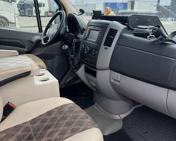 Серый Фольксваген Крафтер, объемом двигателя 0 л и пробегом 503 тыс. км за 15500 $, фото 5 на Automoto.ua