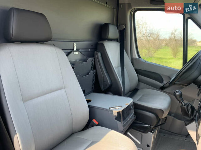 Сірий Фольксваген Крафтєр, об'ємом двигуна 1.97 л та пробігом 262 тис. км за 25000 $, фото 55 на Automoto.ua