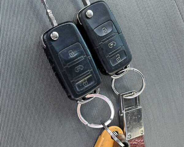 Сірий Фольксваген Крафтєр, об'ємом двигуна 1.97 л та пробігом 262 тис. км за 25000 $, фото 63 на Automoto.ua