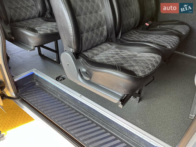 Сірий Фольксваген Крафтєр, об'ємом двигуна 1.97 л та пробігом 262 тис. км за 25000 $, фото 66 на Automoto.ua