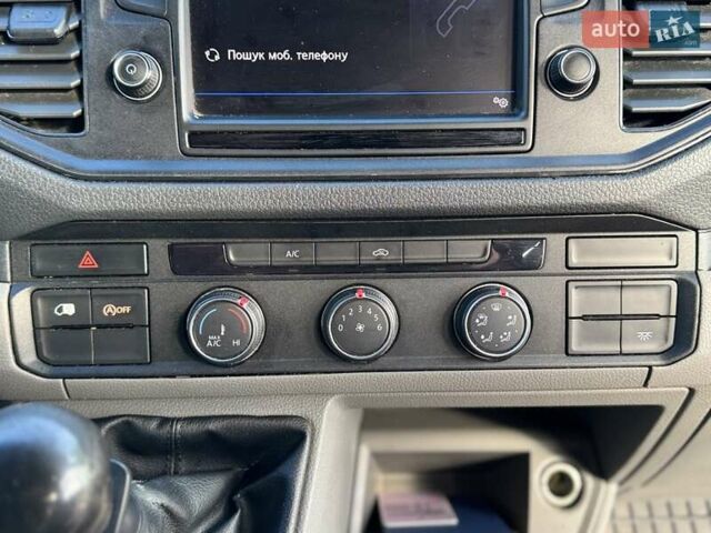 Фольксваген Крафтєр 2017 у Межгорье на Automoto.ua Сірий Фольксваген Крафтєр, об'ємом двигуна 1.97 л та пробігом 396 тис. км за 23500 $, фото 9 на Automoto.ua