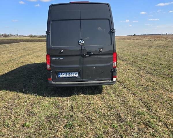 Серый Фольксваген Крафтер, объемом двигателя 1.97 л и пробегом 300 тыс. км за 36000 $, фото 3 на Automoto.ua