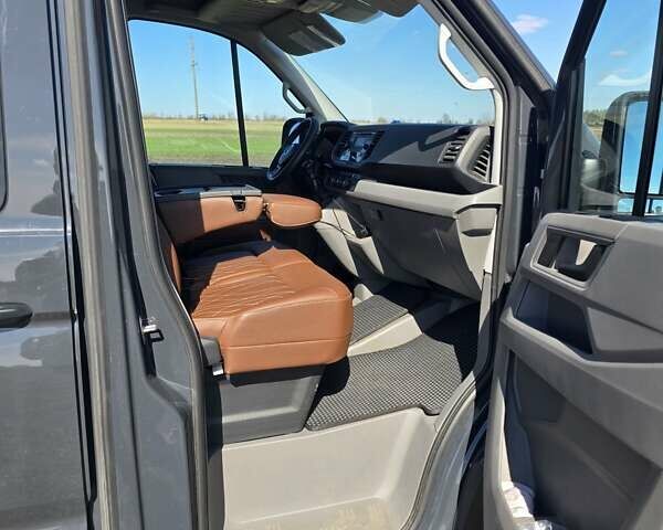 Серый Фольксваген Крафтер, объемом двигателя 1.97 л и пробегом 300 тыс. км за 36000 $, фото 6 на Automoto.ua