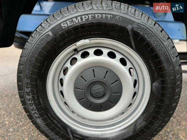 Синий Фольксваген Крафтер, объемом двигателя 2 л и пробегом 220 тыс. км за 28500 $, фото 33 на Automoto.ua