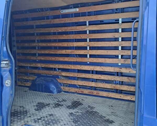 Синій Фольксваген Крафтєр, об'ємом двигуна 2.5 л та пробігом 444 тис. км за 7800 $, фото 4 на Automoto.ua