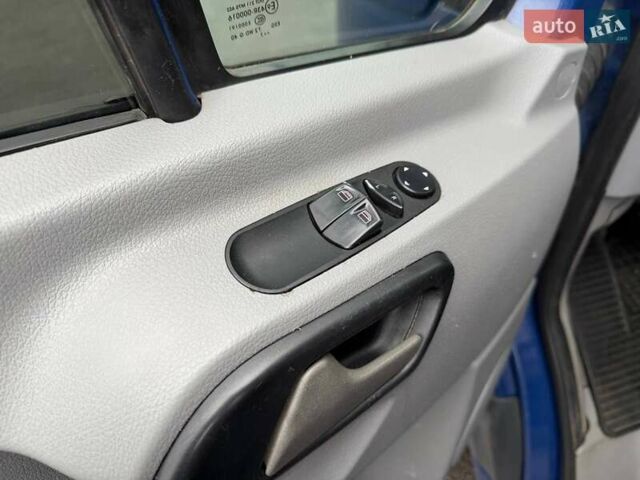 Синий Фольксваген Крафтер, объемом двигателя 2.5 л и пробегом 386 тыс. км за 13800 $, фото 31 на Automoto.ua