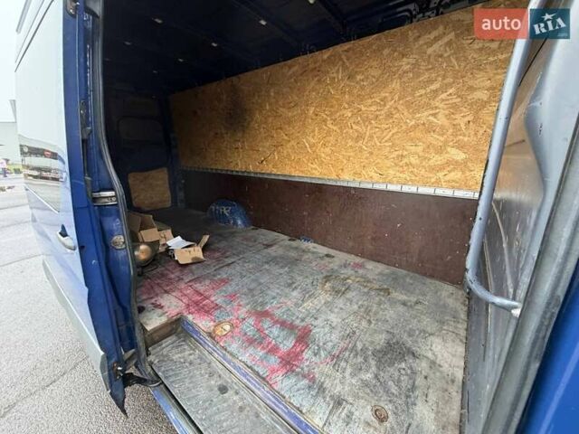 Синий Фольксваген Крафтер, объемом двигателя 2.5 л и пробегом 386 тыс. км за 13800 $, фото 18 на Automoto.ua