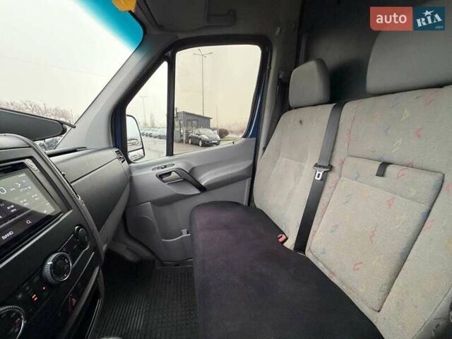 Синий Фольксваген Крафтер, объемом двигателя 2.5 л и пробегом 386 тыс. км за 13800 $, фото 40 на Automoto.ua