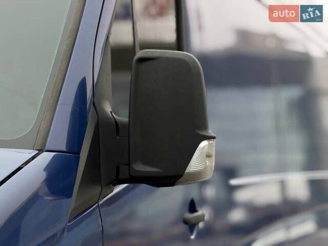 Синий Фольксваген Крафтер, объемом двигателя 2.5 л и пробегом 386 тыс. км за 13800 $, фото 8 на Automoto.ua