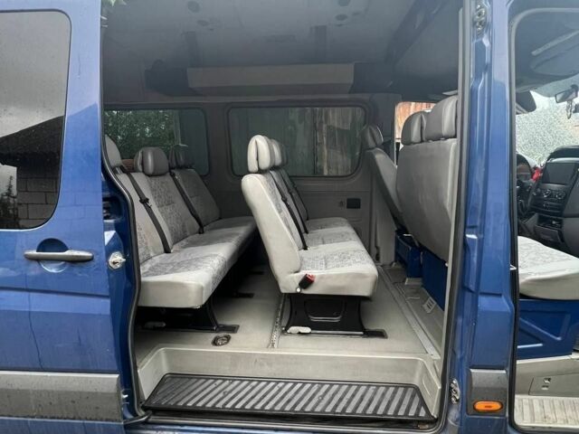 Синий Фольксваген Крафтер, объемом двигателя 2.5 л и пробегом 630 тыс. км за 13000 $, фото 3 на Automoto.ua