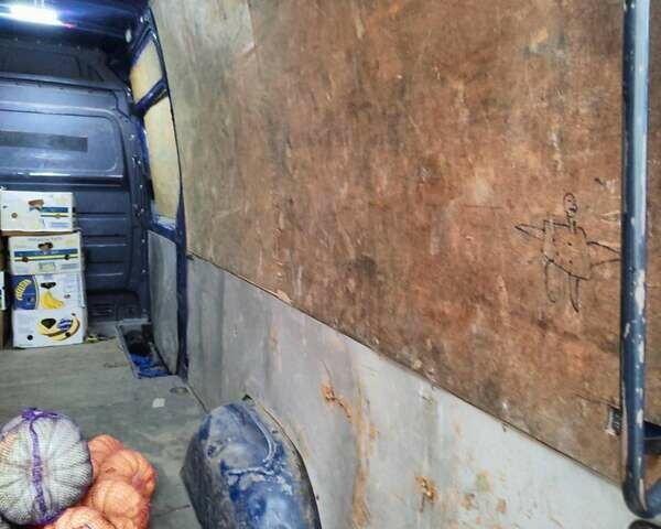 Синій Фольксваген Крафтєр, об'ємом двигуна 1.97 л та пробігом 548 тис. км за 12700 $, фото 15 на Automoto.ua