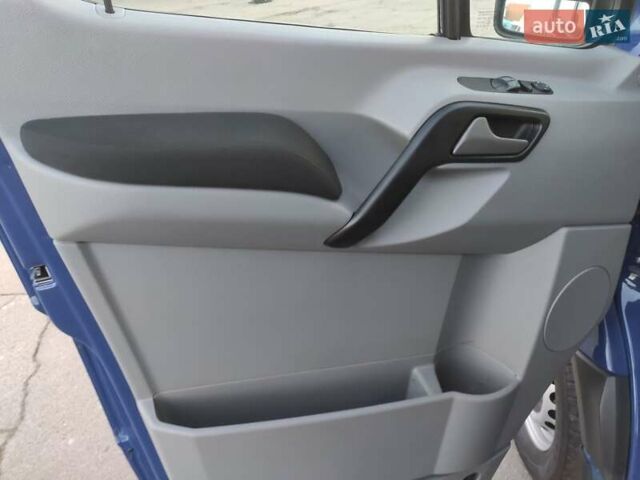 Синій Фольксваген Крафтєр, об'ємом двигуна 1.97 л та пробігом 273 тис. км за 19500 $, фото 41 на Automoto.ua