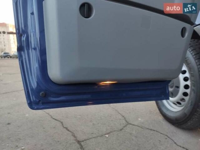 Синій Фольксваген Крафтєр, об'ємом двигуна 1.97 л та пробігом 273 тис. км за 19500 $, фото 40 на Automoto.ua