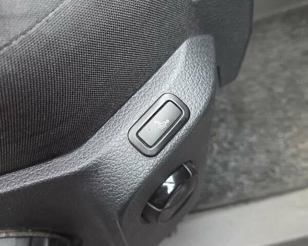 Синий Фольксваген Крафтер, объемом двигателя 2 л и пробегом 300 тыс. км за 25000 $, фото 12 на Automoto.ua