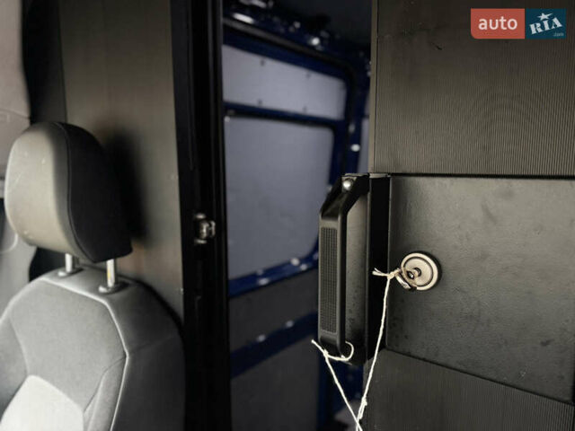 Синий Фольксваген Крафтер, объемом двигателя 2 л и пробегом 314 тыс. км за 21999 $, фото 31 на Automoto.ua