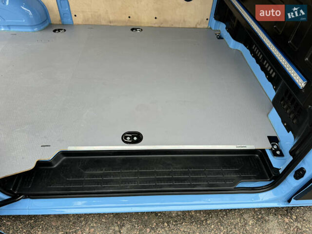 Синий Фольксваген Крафтер, объемом двигателя 1.97 л и пробегом 150 тыс. км за 28500 $, фото 93 на Automoto.ua