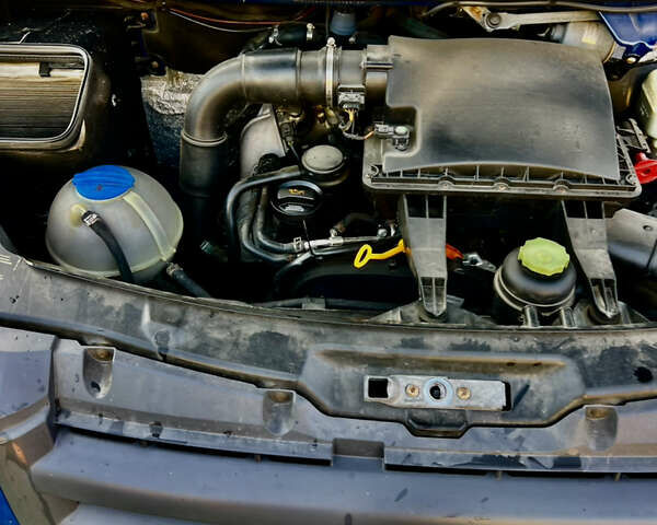 Синий Фольксваген Крафтер, объемом двигателя 2.5 л и пробегом 361 тыс. км за 7599 $, фото 18 на Automoto.ua