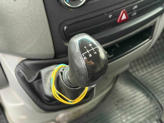 Синий Фольксваген Крафтер, объемом двигателя 2.5 л и пробегом 386 тыс. км за 13800 $, фото 12 на Automoto.ua