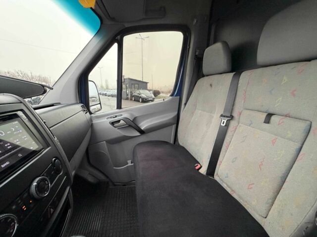 Синий Фольксваген Крафтер, объемом двигателя 2.5 л и пробегом 386 тыс. км за 13800 $, фото 23 на Automoto.ua