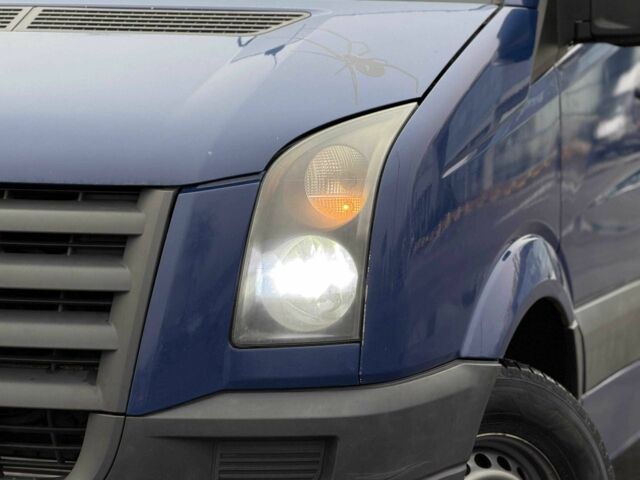 Синий Фольксваген Крафтер, объемом двигателя 2.5 л и пробегом 386 тыс. км за 13800 $, фото 3 на Automoto.ua