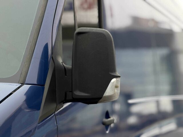 Синий Фольксваген Крафтер, объемом двигателя 2.5 л и пробегом 386 тыс. км за 13800 $, фото 5 на Automoto.ua