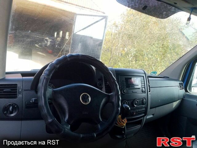 Синий Фольксваген Крафтер, объемом двигателя 2.5 л и пробегом 255 тыс. км за 9600 $, фото 3 на Automoto.ua