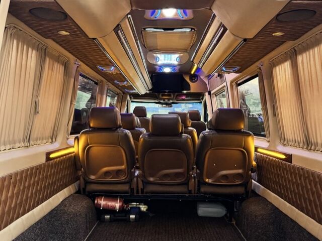 Синий Фольксваген Крафтер, объемом двигателя 2 л и пробегом 600 тыс. км за 16700 $, фото 5 на Automoto.ua