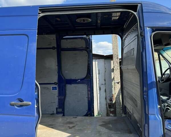 Синій Фольксваген Крафтєр, об'ємом двигуна 1.97 л та пробігом 298 тис. км за 11000 $, фото 3 на Automoto.ua