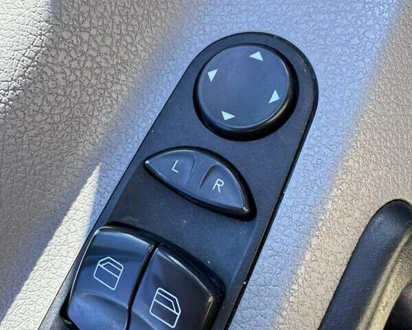 Синий Фольксваген Крафтер, объемом двигателя 1.97 л и пробегом 408 тыс. км за 13100 $, фото 10 на Automoto.ua