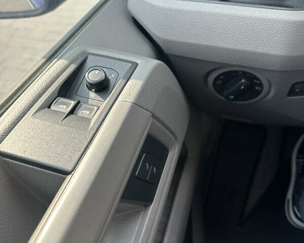 Синий Фольксваген Крафтер, объемом двигателя 2 л и пробегом 238 тыс. км за 20500 $, фото 12 на Automoto.ua