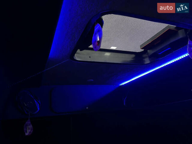 Синий Фольксваген Крафтер, объемом двигателя 2.46 л и пробегом 415 тыс. км за 14500 $, фото 2 на Automoto.ua