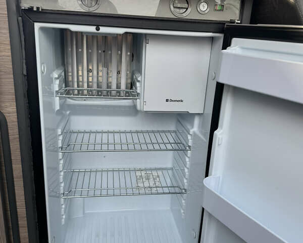 Фольксваген Крафтер 2011 в Киеве на Automoto.ua Синий Фольксваген Крафтер, объемом двигателя 2 л и пробегом 109 тыс. км за 29999 $, фото 23 на Automoto.ua