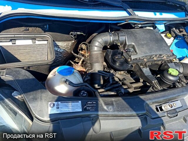 Синий Фольксваген Крафтер, объемом двигателя 2 л и пробегом 270 тыс. км за 16500 $, фото 1 на Automoto.ua