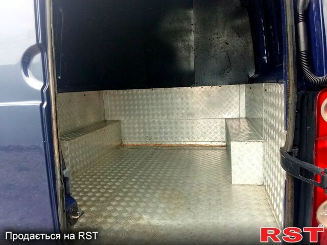 Синий Фольксваген Крафтер, объемом двигателя 2.5 л и пробегом 0 тыс. км за 12000 $, фото 4 на Automoto.ua