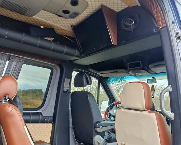 Синий Фольксваген Крафтер, объемом двигателя 2.5 л и пробегом 800 тыс. км за 10100 $, фото 6 на Automoto.ua