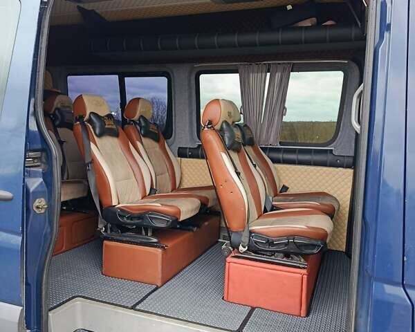 Синий Фольксваген Крафтер, объемом двигателя 2.5 л и пробегом 800 тыс. км за 10100 $, фото 3 на Automoto.ua