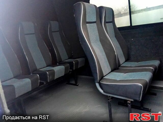 Синий Фольксваген Крафтер, объемом двигателя 2.5 л и пробегом 0 тыс. км за 12000 $, фото 3 на Automoto.ua