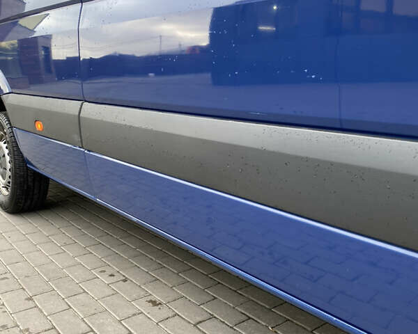 Синій Фольксваген Крафтєр, об'ємом двигуна 2 л та пробігом 260 тис. км за 16500 $, фото 8 на Automoto.ua