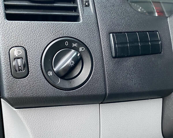 Синій Фольксваген Крафтєр, об'ємом двигуна 2 л та пробігом 260 тис. км за 16500 $, фото 24 на Automoto.ua