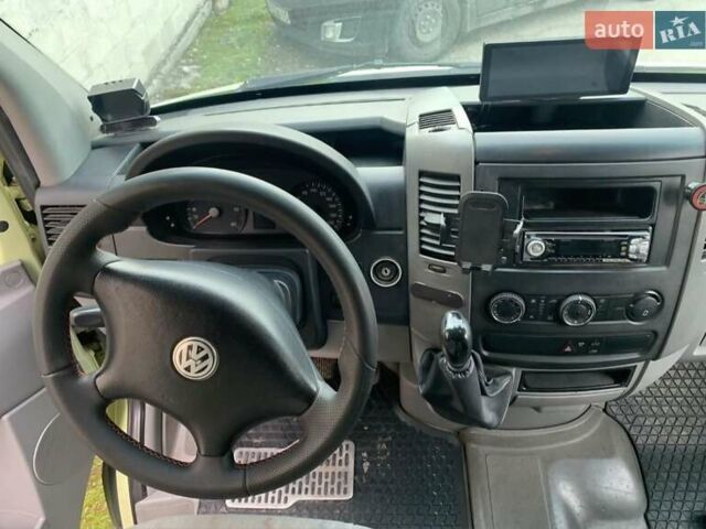 Зеленый Фольксваген Крафтер, объемом двигателя 2.46 л и пробегом 433 тыс. км за 15000 $, фото 3 на Automoto.ua